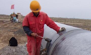 怎样除掉钢铁管道上防腐热收缩套（带）？