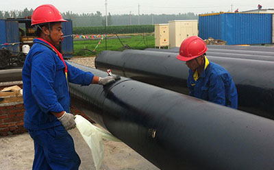 聚乙烯胶粘带保护露天管道